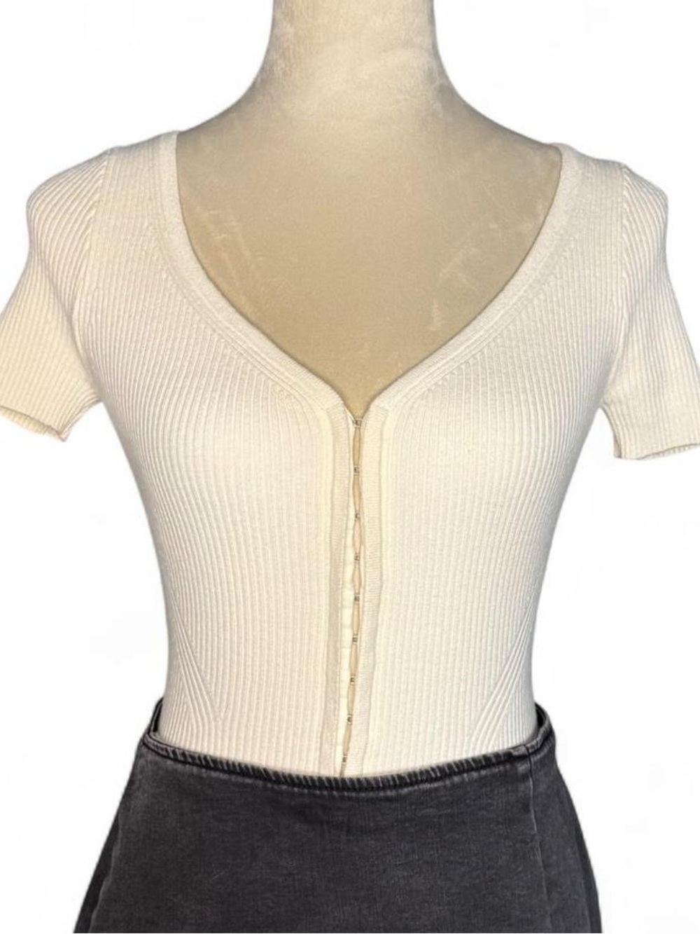 Abercrombie & Fitch cream hook and eye sweater bodysuit S - soft girl minimalist